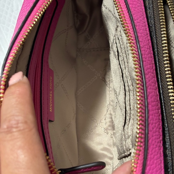 MICHAEL KORS SIGNATURE JET SET 2IN 1 POUCH CROSSBODY SHOULDER BAG - Picture 8 of 9